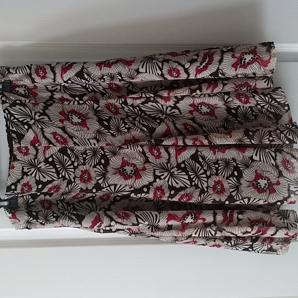 Flowing skirt